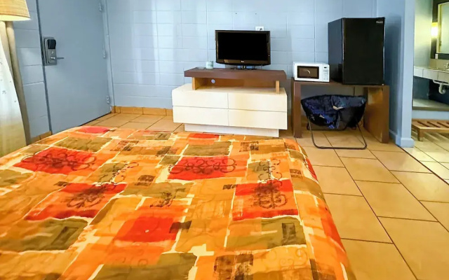 photo 2 of Luxury Inn by OYO Albany