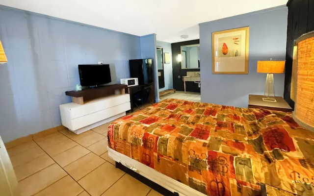 photo 3 of Luxury Inn by OYO Albany