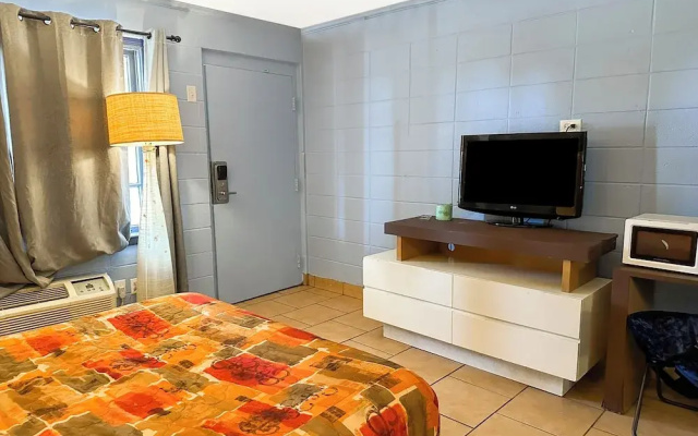 photo 4 of Luxury Inn by OYO Albany