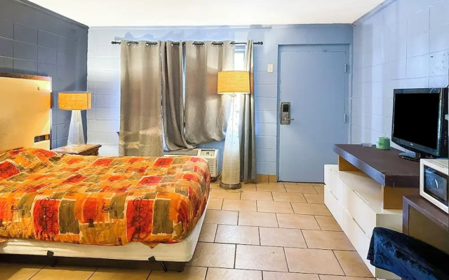 photo 5 of Luxury Inn by OYO Albany