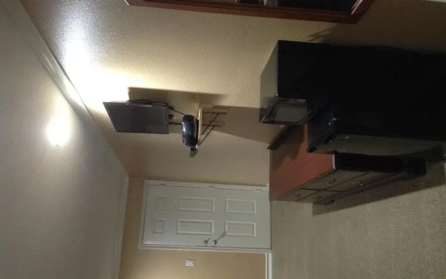photo 3 of Luxury Inn Houston