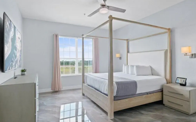 photo 4 of Luxury Lakeview Penthouse, Vista Cay Orlando 1025
