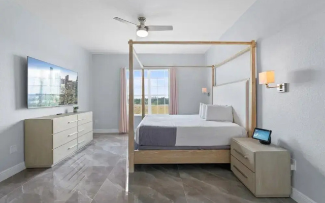 photo 5 of Luxury Lakeview Penthouse, Vista Cay Orlando 1025