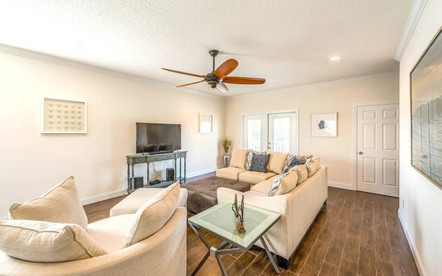 photo 4 of Luxury Living - Modern Beach Townhouse