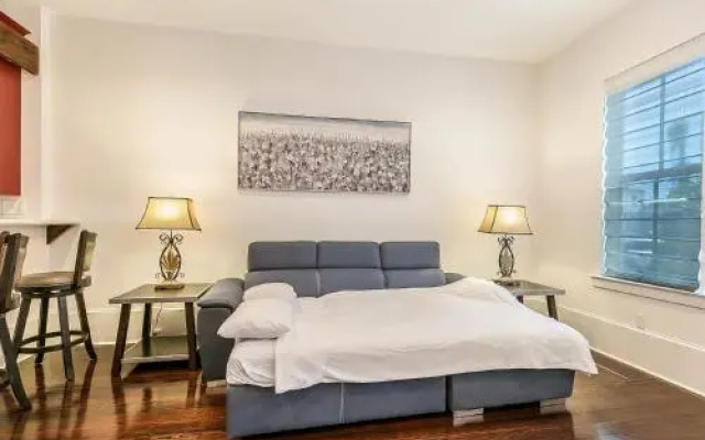 photo 2 of Luxury Loft-Style 3BR Townhouse by Hosteeva