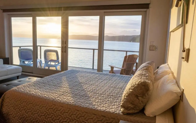 photo 3 of Luxury Lookout Hood Canal Vacation Rental