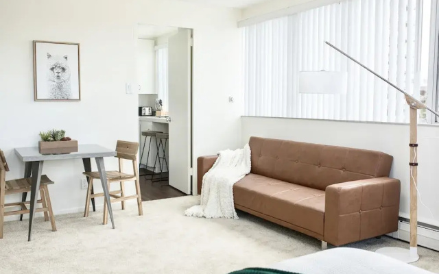 photo 3 of Luxury Marina Del Ray Apartments
