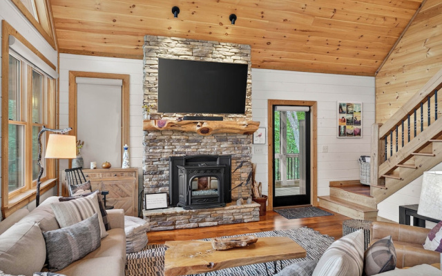 photo 4 of Luxury Mineral Bluff Cabin With Deck & Hot Tub!