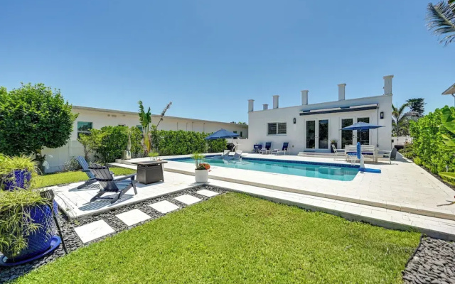 photo 5 of Luxury Naples Home w/ Private Pool ~ 1 Mi to Beach