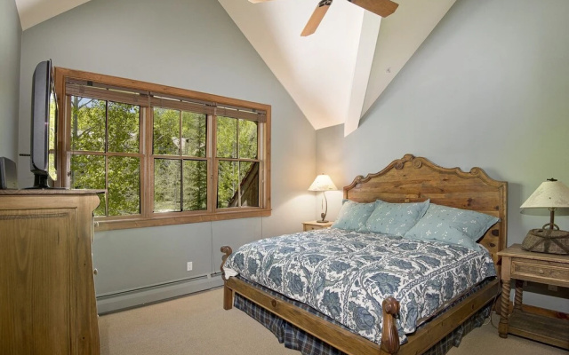 photo 4 of Luxury Penthouse at Bear Paw Lodge