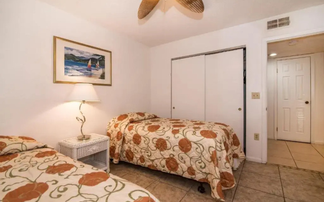 photo 5 of Luxury Shorewalk Water Front 2 Bedroom 2 Bathroom 3Mins IMG 5 Mins Beach