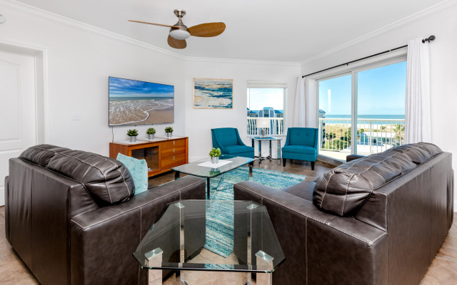 photo 3 of Luxury Spacious Penthouse Beach View Treasure Island Pool HotTub