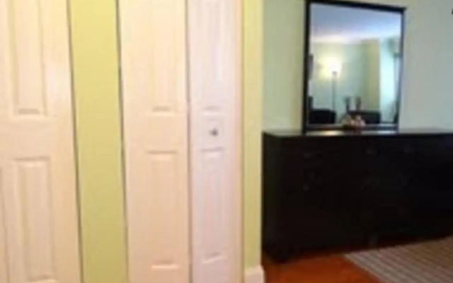 photo 2 of Luxury Studio by Rittenhouse Square