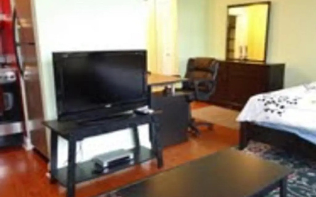 photo 5 of Luxury Studio by Rittenhouse Square