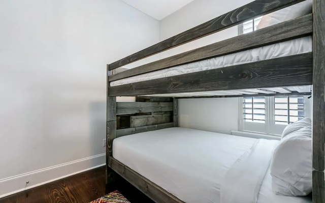 photo 4 of Spacious Townhouse close to FQ & City Hot Spots