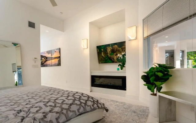 photo 5 of Luxury Villa 4 bed 4 bath on canal access to the Golf 40 min, beach 8 min away