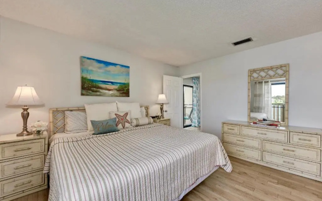 photo 2 of Luxury Waterfront Views/Pool/1400sf/2 min to Beach