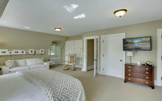 photo 5 of Luxury Whittier Mansion-3rd Floor Suite
