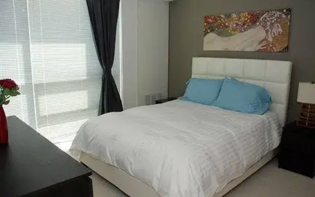 photo 2 of Luxy Suites Harborside