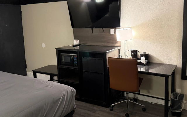photo 4 of Lx Hotel, SureStay Collection by Best Western