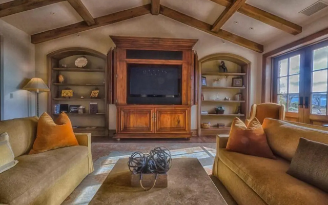 photo 2 of Lx1: Chateau D' Renaitre - Carmel-by-the-sea Luxury Villa: