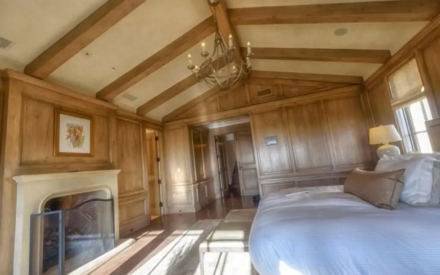 photo 4 of Lx1: Chateau D' Renaitre - Carmel-by-the-sea Luxury Villa: