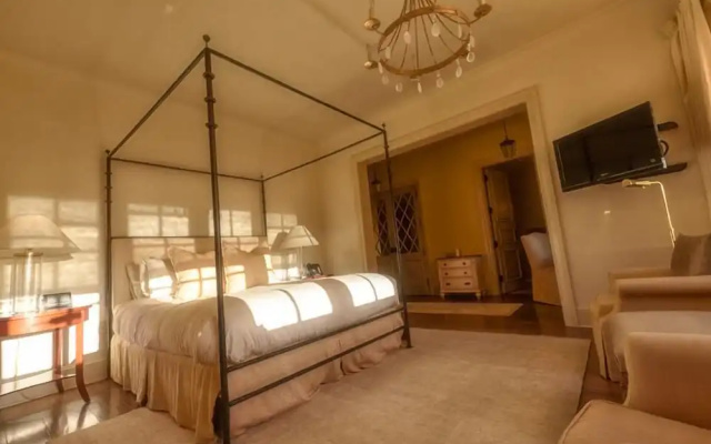 photo 5 of Lx1: Chateau D' Renaitre - Carmel-by-the-sea Luxury Villa: