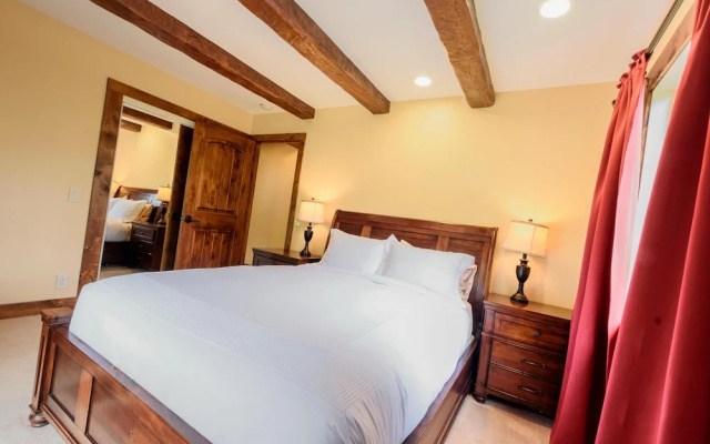 photo 3 of Lx18: Golfer's Dream Retreat Estate