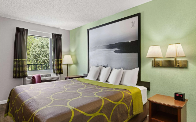 photo 2 of Super 8 by Wyndham Branson / Shepherd of the Hills Exwy
