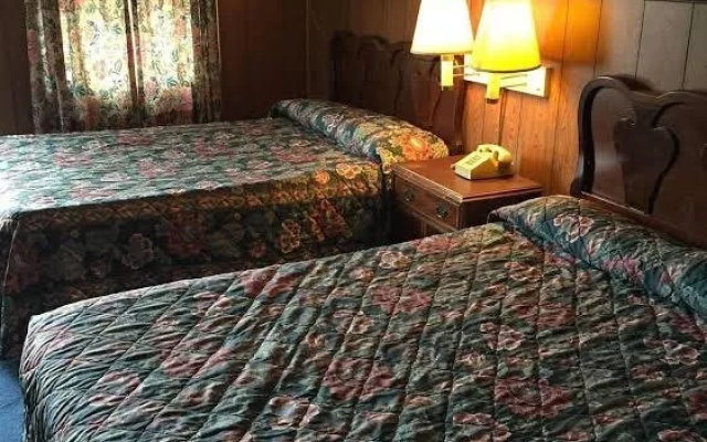 photo 3 of M and M Motel