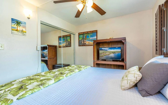 photo 4 of Maalaea Kai 215 by Coldwell Banker Island Vacations
