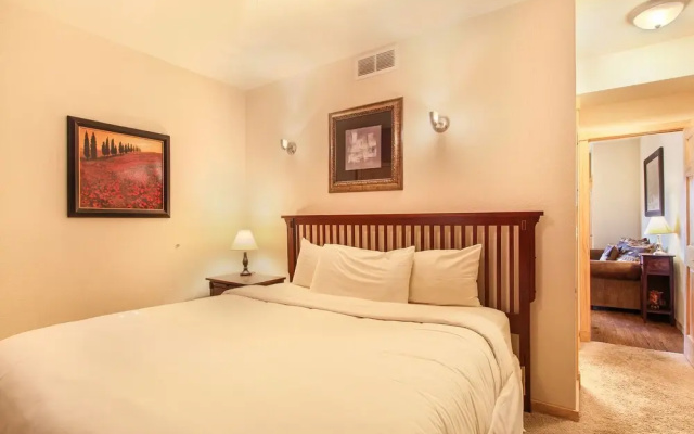 photo 3 of Macgregor Mountain 27c 1 Bedroom Condo by RedAwning