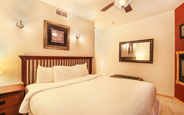 photo 4 of Macgregor Mountain 27c 1 Bedroom Condo by RedAwning