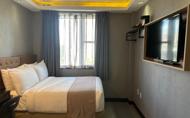 photo 4 of Madison LES Hotel