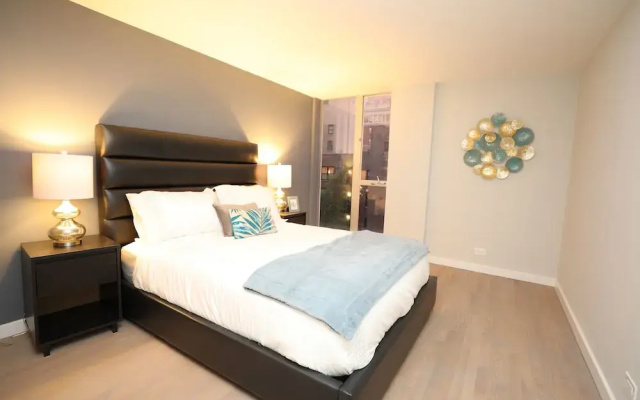 photo 3 of Mag Mile Lakeview Condos