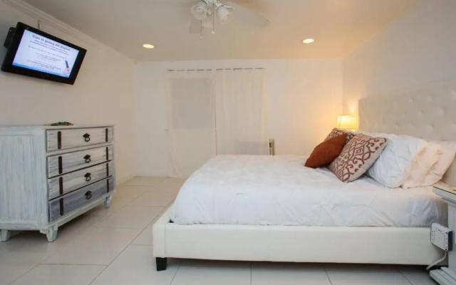 photo 3 of Magazine Mansion