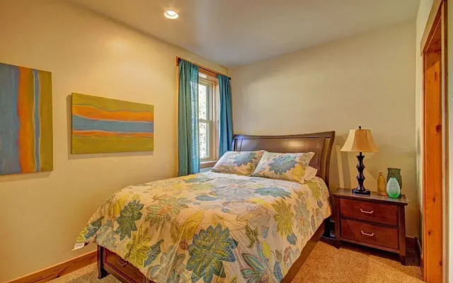 photo 3 of Maggie Point 3 Br condo by RedAwning