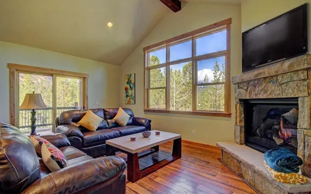 photo 5 of Maggie Point 3 Br condo by RedAwning