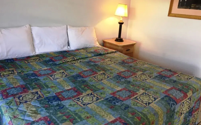 photo 4 of Magic Sun Tan Motel