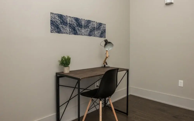 photo 5 of 1 BR with Balcony and City Views by Frontdesk