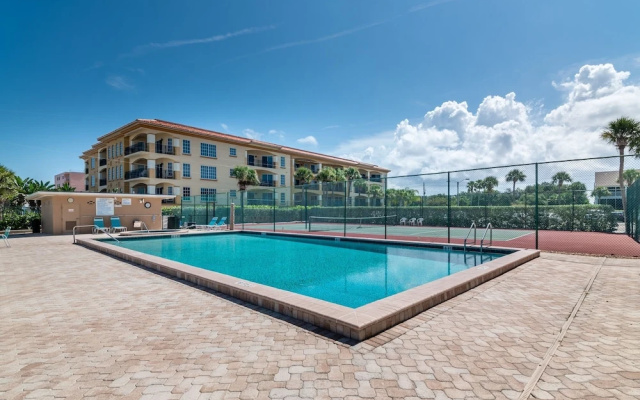 photo 3 of Magnificent Gulf Front Condo Located Directly On The Ocean! 2 Bedroom Condo by Redawning