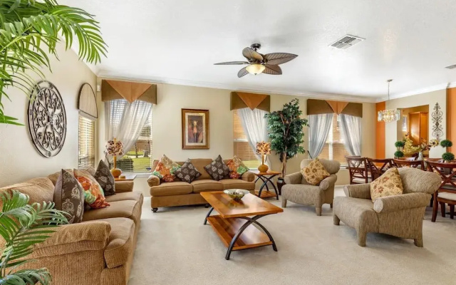 photo 2 of Magnificent Modern Dream Resort 20 Minutes From Disney - 470