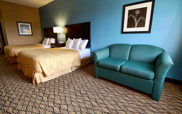 photo 3 of Comfort Inn & Suites Crystal Inn Sportsplex