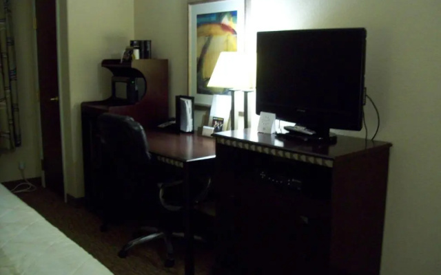 photo 3 of Magnolia Inn & Suites Savannah Airport