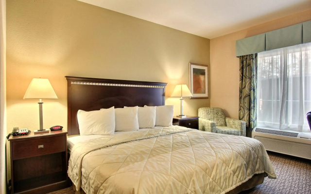 photo 4 of Magnolia Inn & Suites Savannah Airport