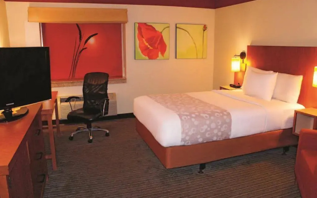 photo 3 of Magnolia Inn and Suites