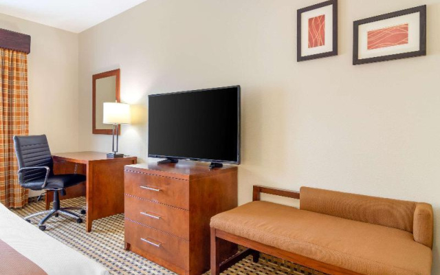 photo 2 of Magnolia Inn & Suites