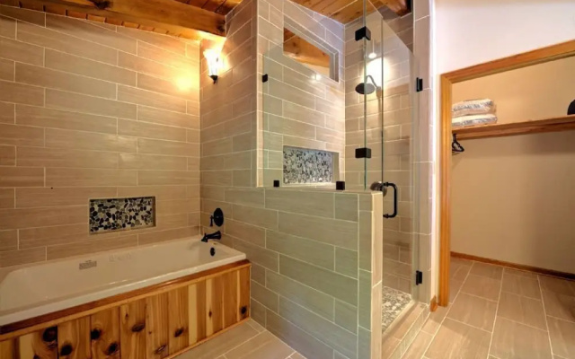 photo 2 of Magnolia Mountain - 3 Br Home