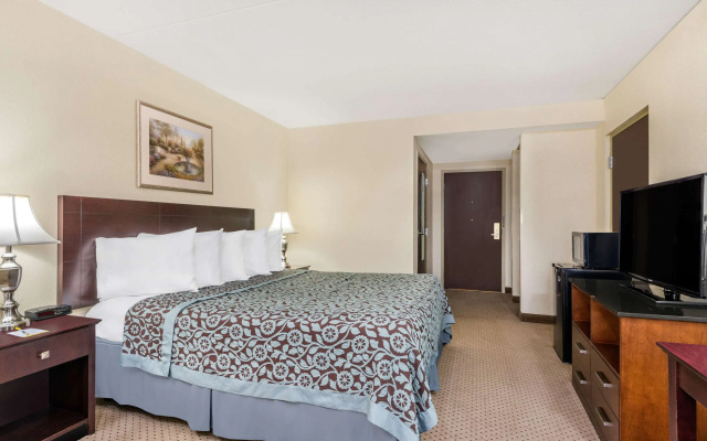 photo 4 of Days Inn by Wyndham Indianapolis Northeast
