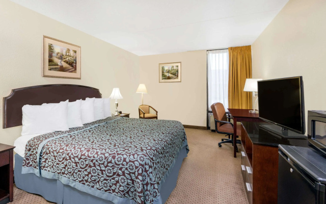 photo 5 of Days Inn by Wyndham Indianapolis Northeast